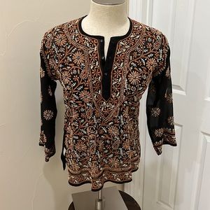 3/4 sleeve embroidered top